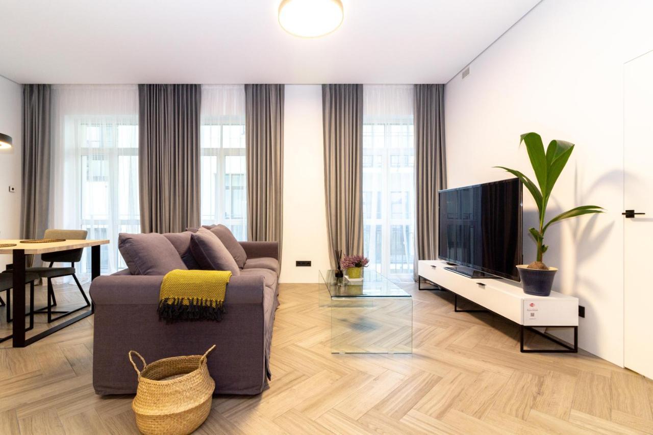 Cohost I Oldtown 60M2 Apt W-Garage Parking, Balcony & Self Check-In Βίλνιους Εξωτερικό φωτογραφία